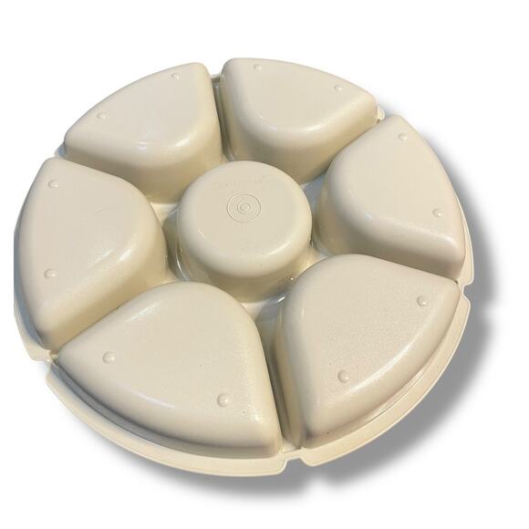 Vintage Tupperware Serving Center Divided Veggie Snack Dip Lid Almond 1665 1667 - Picture 8 of 10